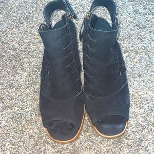 Paul Green Women’s size 9 wedges